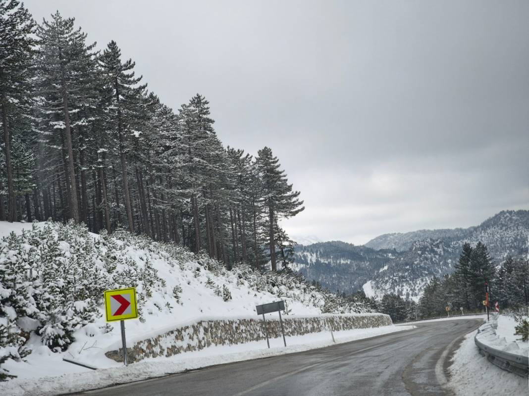 Konya’nın kar altındaki yaylası bir masal diyarına dönüştü 3